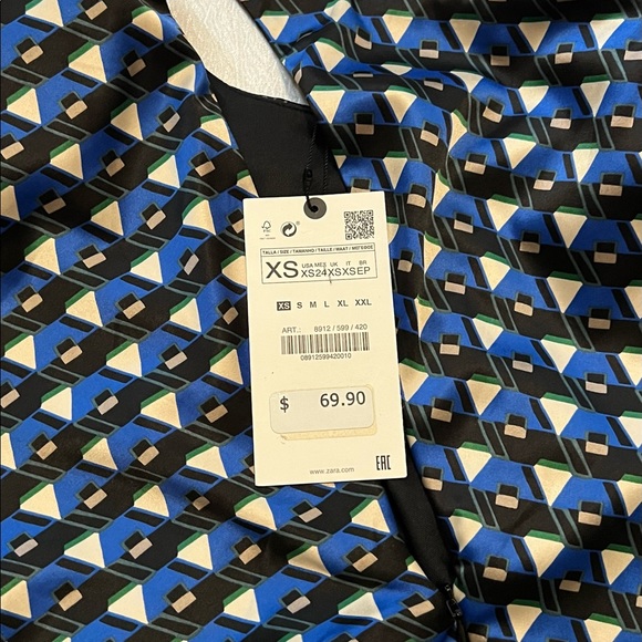 Abstract, silk long sleeve dress - Picture 5 of 5